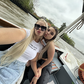 ES20253193 - Surrogate