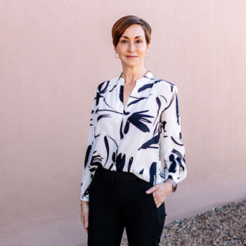 Dr. Ellen Hayes
