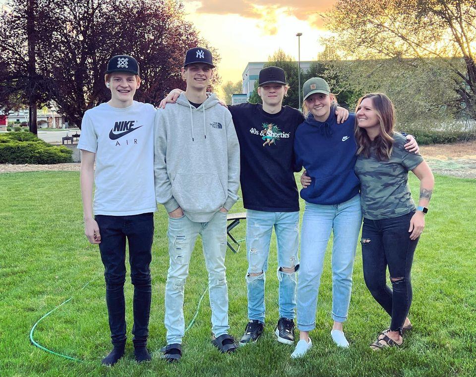 ES20242960 - Surrogate